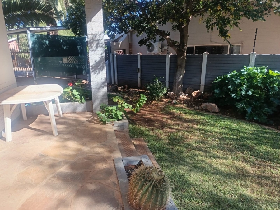 4 Bedroom Property for Sale in Heuwelsig Northern Cape